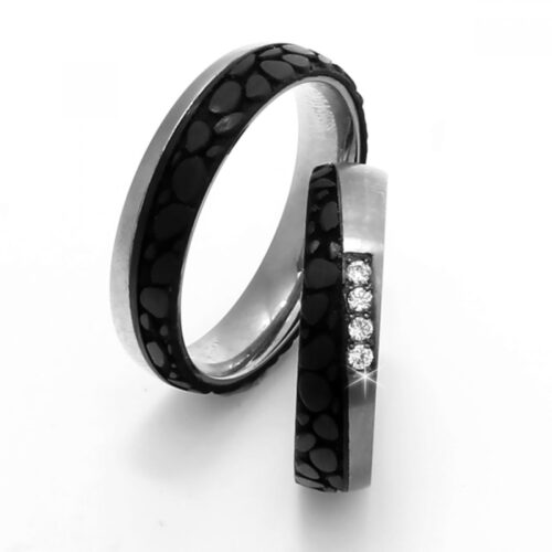 Alianza de boda de plana titanio y carbono 5 mm