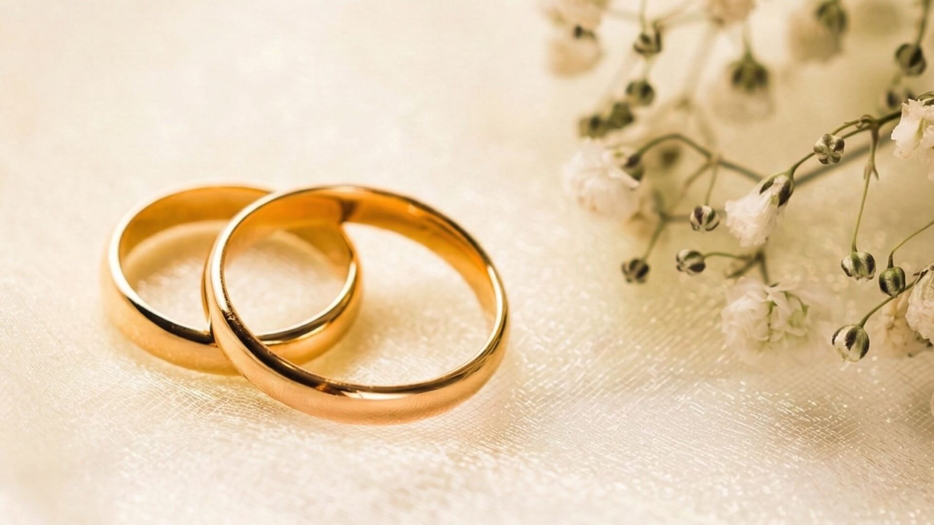 Guía definitiva para elegir tus alianzas de boda: oro, diseño y durabilidad